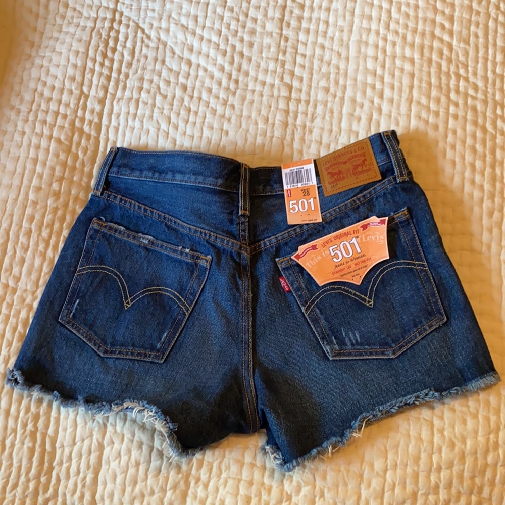 Levi’s 501 Button Fly Jean Shorts W28 - Picture 2 of 3